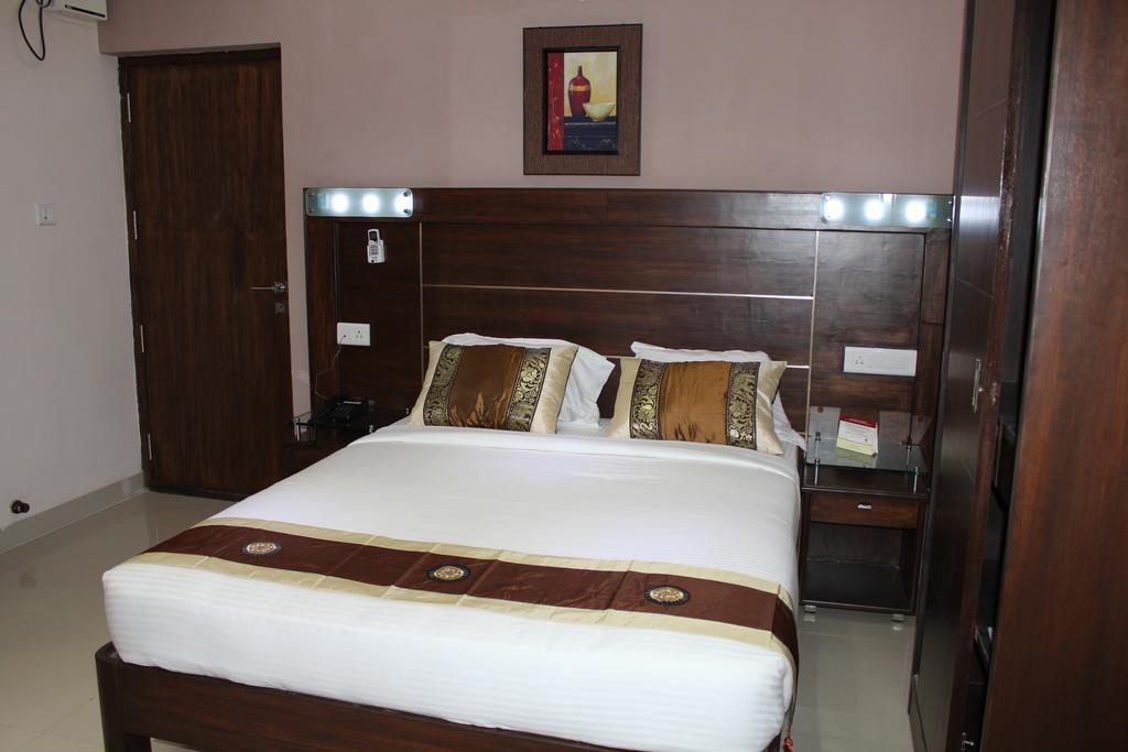 Maple Suites Bangalore Exteriör bild