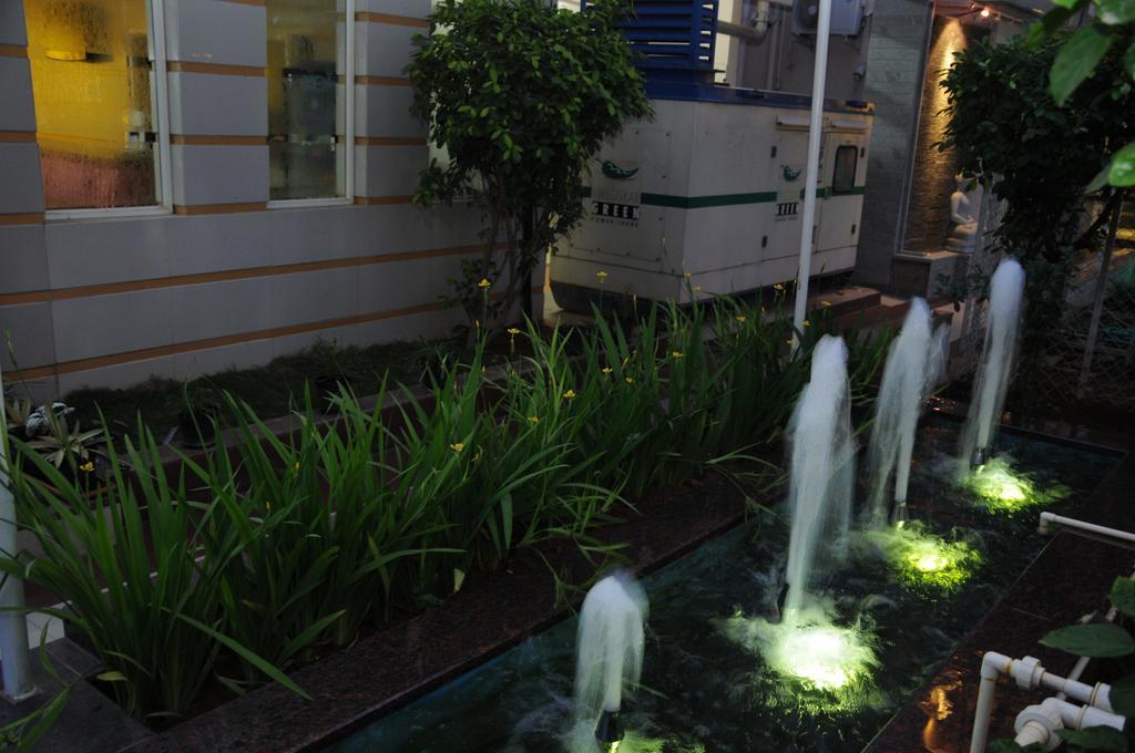 Maple Suites Bangalore Exteriör bild