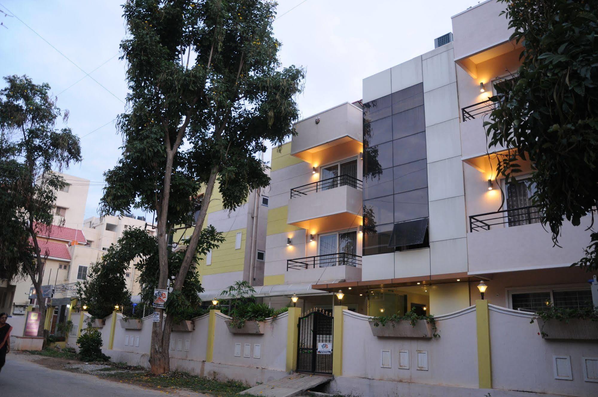 Maple Suites Bangalore Exteriör bild
